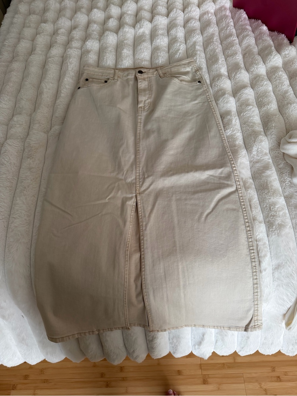 Oat New York Cream High-Waist Midi Skirt with Front Slit